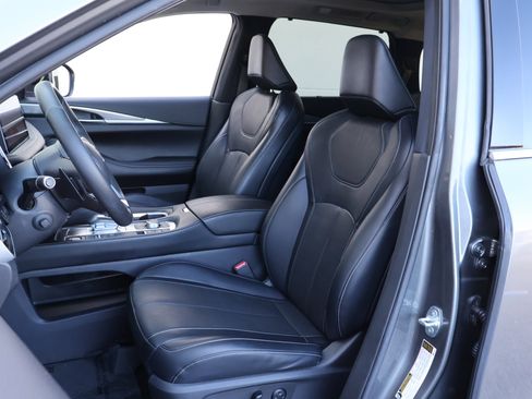 Certified 2023 INFINITI QX60 Luxe w/ Performance Audio Package image 2