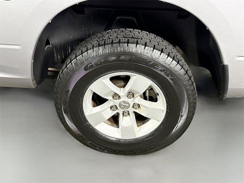 Used 2024 RAM 1500 Classic SLT image 34