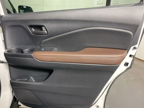 Used 2024 Honda Passport EX-L image 32