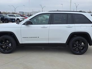 New 2025 Jeep Grand Cherokee Limited w/ Black Appearance Package video 2