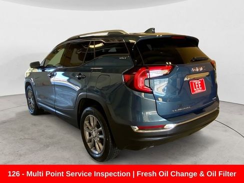 Used 2024 GMC Terrain SLT image 3