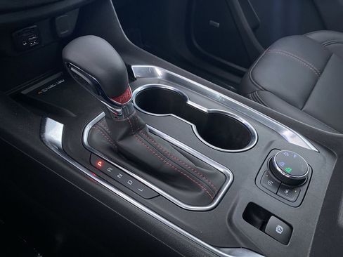 Certified 2023 Chevrolet Traverse RS image 8