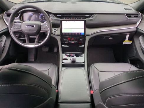 New 2025 Jeep Grand Cherokee L Limited image 16