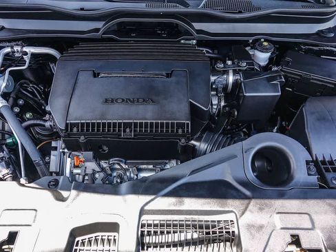 Used 2025 Honda Pilot Sport image 26