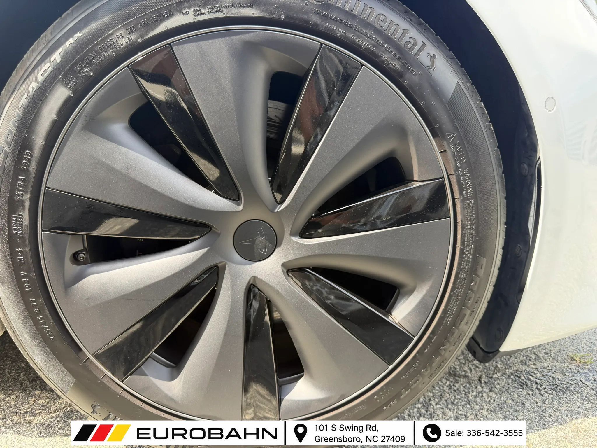 Used 2023 Tesla Model S AWD/4WD image 27