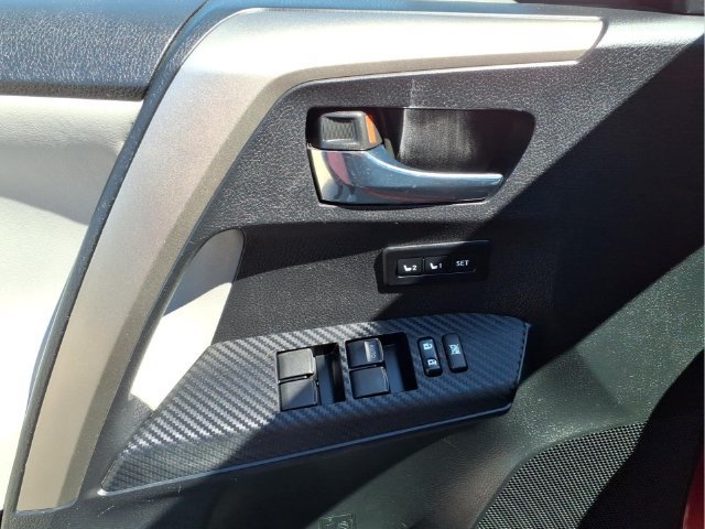 Used 2015 Toyota RAV4 Limited AWD/4WD image 11
