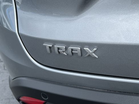 Used 2026 Chevrolet Trax LT w/ Driver Confidence Package FWD image 9