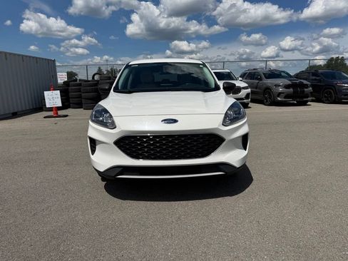 Used 2022 Ford Escape SE w/ Convenience Package FWD image 2