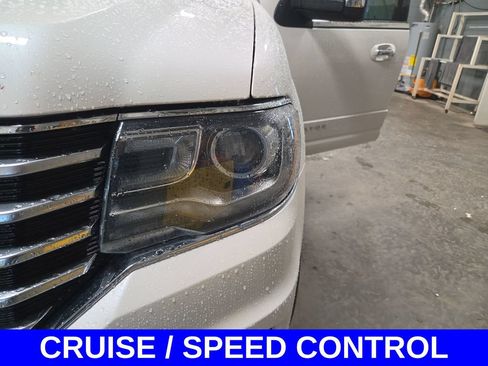 Used 2015 Lincoln Navigator 4WD image 22