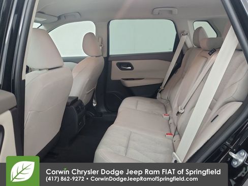 Used 2025 Nissan Rogue SV image 22