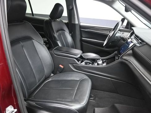 Used 2021 Jeep Grand Cherokee L Limited AWD/4WD image 30