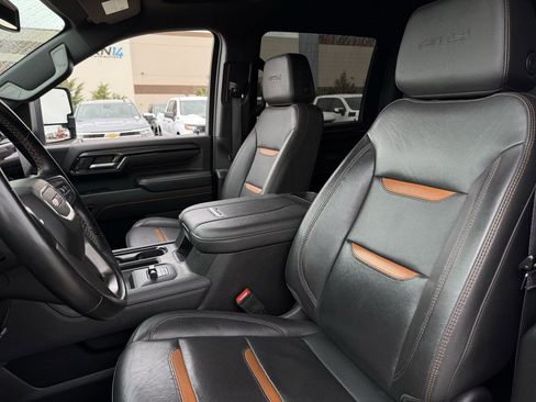 Used 2024 GMC Sierra 2500 AT4 image 22