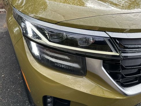 Used 2024 Kia Seltos SX w/ SX Sunroof Package image 28