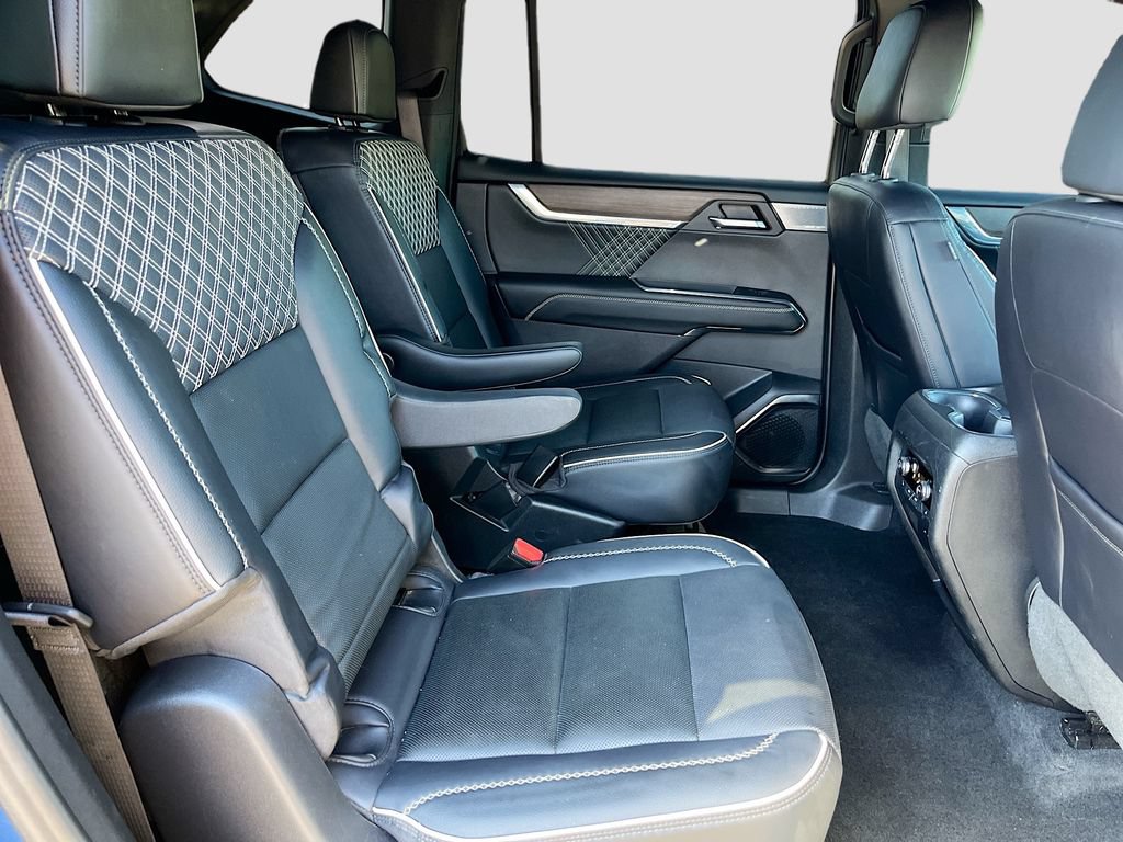 Used 2024 GMC Acadia Denali w/ Super Cruise Package FWD image 29