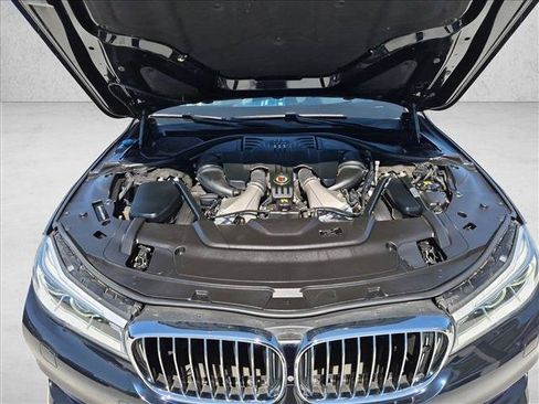 Used 2017 BMW ALPINA B7 xDrive AWD/4WD image 23