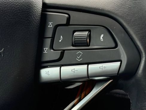 Used 2021 Cadillac Escalade ESV Premium Luxury RWD image 12