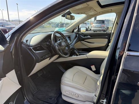 Used 2018 Buick Enclave Essence w/ LPO, Hit The Road Package AWD/4WD image 9