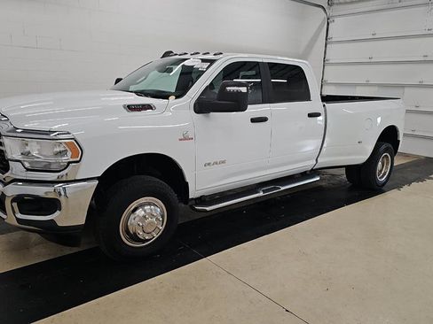 Used 2024 RAM 3500 Big Horn image 2