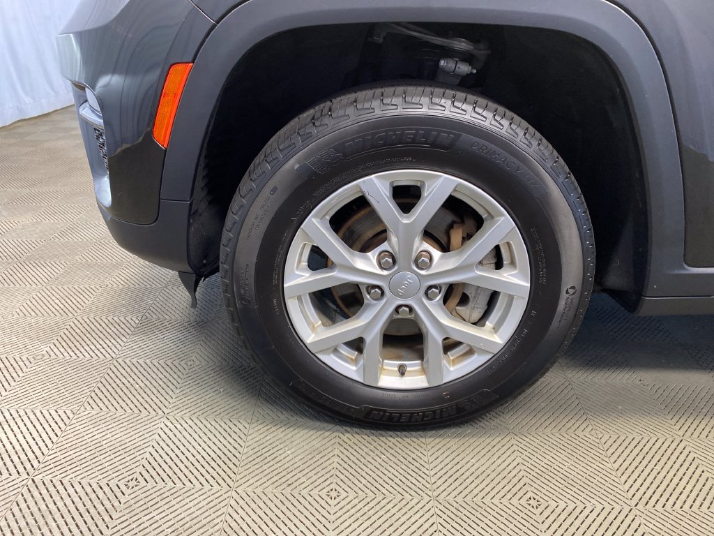 Used 2024 Jeep Grand Cherokee Limited AWD/4WD image 47