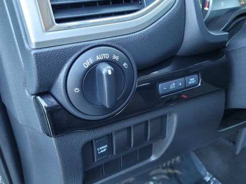 Used 2021 Nissan Titan SV w/ Accessory Utility Package image 18