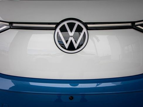 New 2025 Volkswagen ID. Buzz 1st Edition image 9