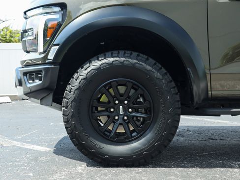 Used 2025 Ford F150 Raptor AWD/4WD image 40