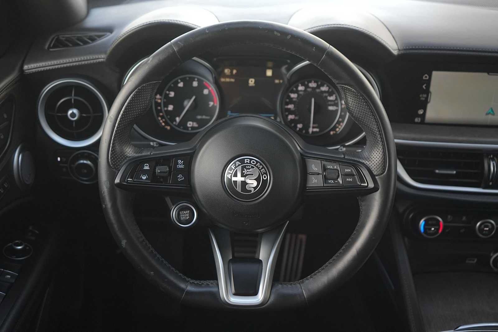 Used 2022 Alfa Romeo Stelvio Ti AWD/4WD image 16