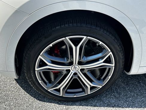 Used 2023 Maserati Levante GT AWD/4WD image 12