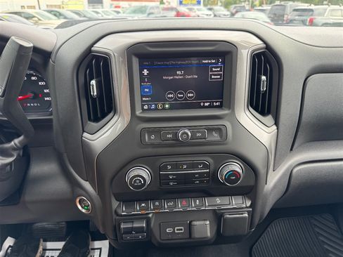 Used 2024 Chevrolet Silverado 1500 Custom Trail Boss AWD/4WD image 18