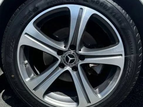 Used 2019 Mercedes-Benz E 300 w/ Premium 1 Package image 16