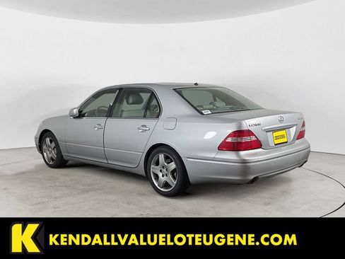 Used 2005 Lexus LS 430 RWD image 7