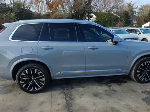 New 2026 Volvo XC90 B6 Plus w/ Protection Package Premier image 9