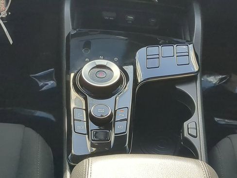 Used 2025 Kia Sportage LX image 25