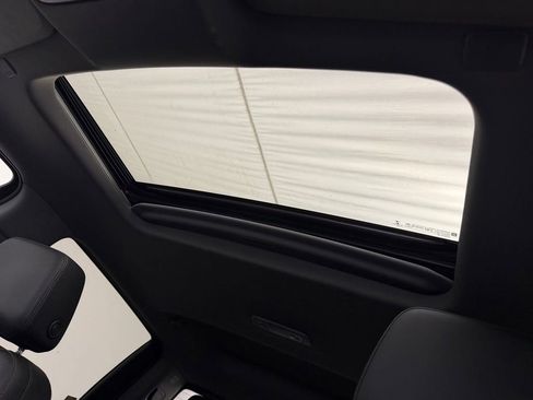 Used 2022 Chevrolet Silverado 1500 LTZ w/ LTZ Premium Package image 13