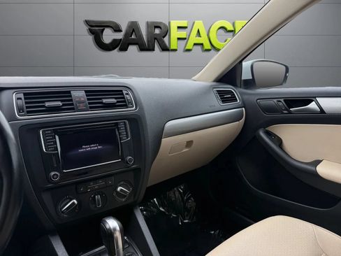 Used 2017 Volkswagen Jetta SE FWD image 35