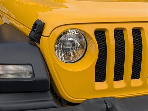 Used 2021 Jeep Wrangler Sport S image 9