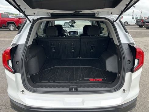Certified 2022 GMC Terrain SLE w/ Driver Convenience Package AWD/4WD image 21