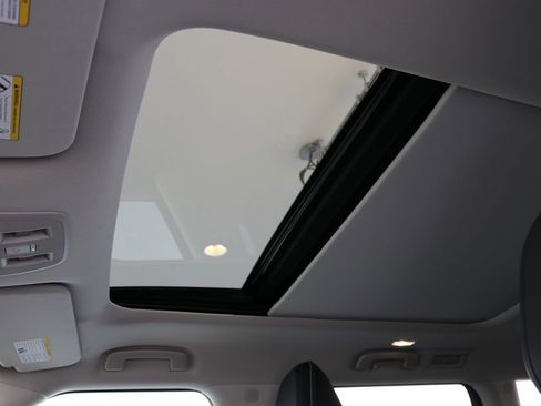 Certified 2025 INFINITI QX80 Luxe image 18