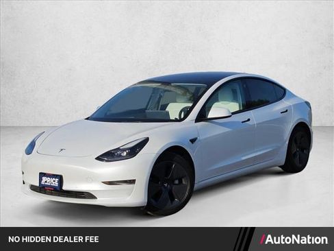 Used 2022 Tesla Model 3 Standard Range RWD image 1