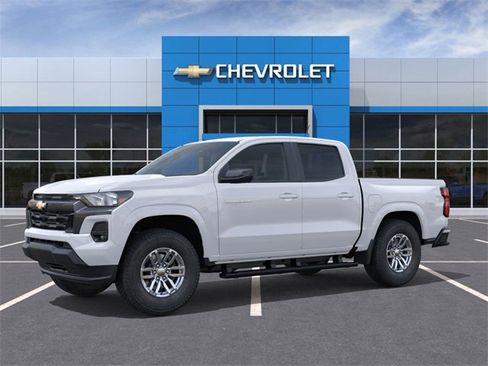 New 2024 Chevrolet Colorado LT w/ LT Convenience Package II image 2
