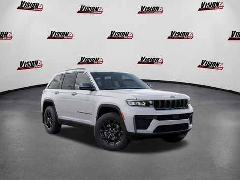 New 2026 Jeep Grand Cherokee Altitude AWD/4WD image 5