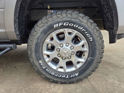 Used 2022 RAM 2500 Laramie AWD/4WD image 32
