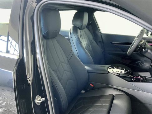 Certified 2026 BMW 530i xDrive w/ Premium Package image 12