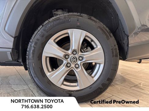 Used 2025 Toyota RAV4 XLE AWD/4WD image 6