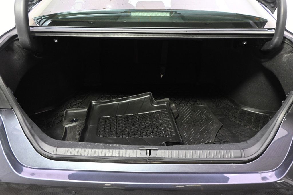 Used 2020 Toyota Avalon Limited w/ Advanced Safety Package FWD image 19