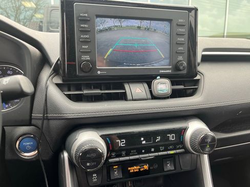 Used 2021 Toyota RAV4 XLE w/ Convenience Package image 10