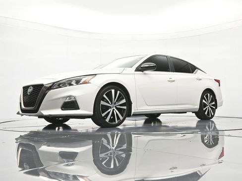 Certified 2021 Nissan Altima 2.0 SR FWD image 37