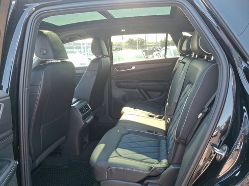 New 2026 Volkswagen Atlas Cross Sport SEL Premium R-Line image 5