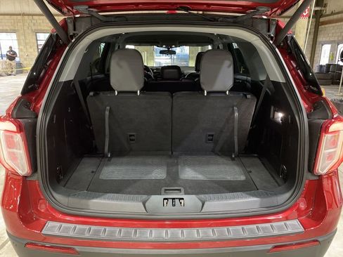 Used 2020 Ford Explorer XLT w/ Equipment Group 202A image 23