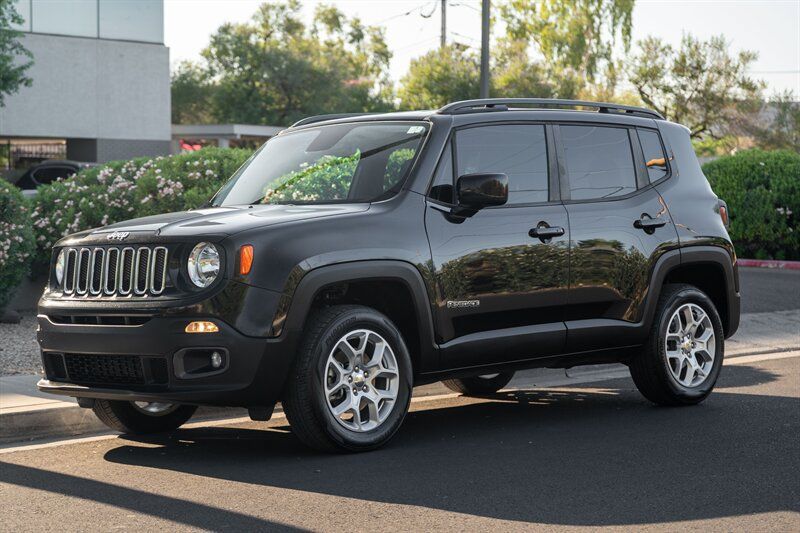 Used 2017 Jeep Renegade Latitude w/ Popular Equipment Group AWD/4WD image 1